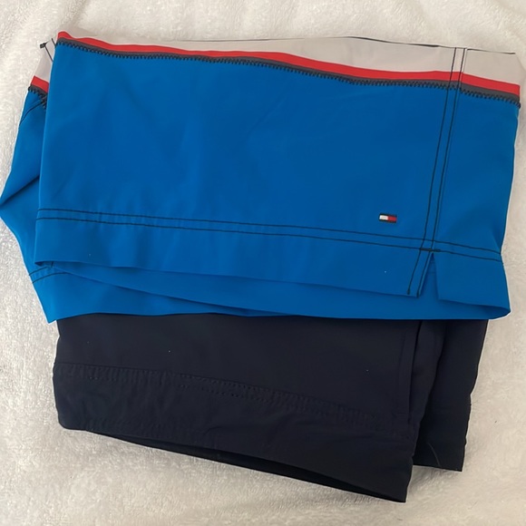 Tommy Hilfiger men’s bathing suit size xxl. Snap Velcro waist with drawstring. - Picture 6 of 9
